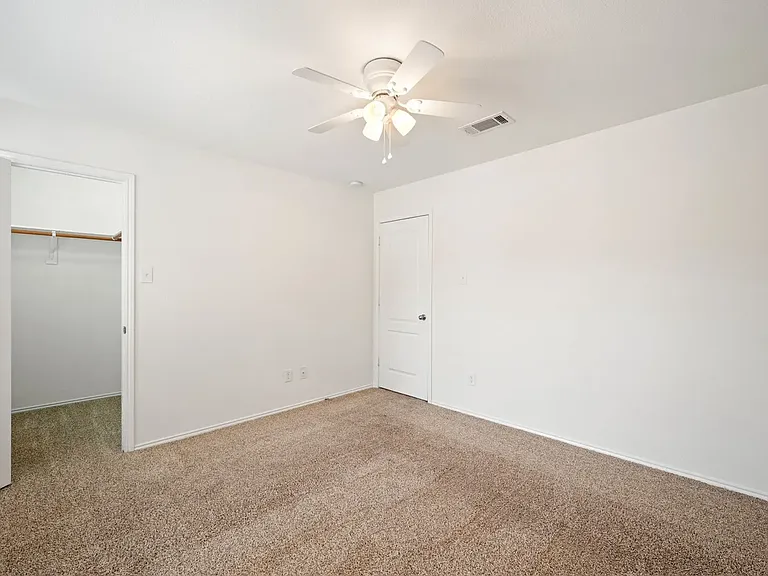 1013 Lucy Ln — Photo 16
