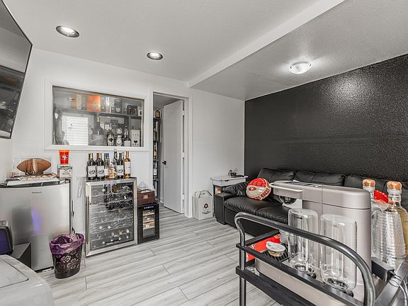 3rd image of 2541 Rowe Dr