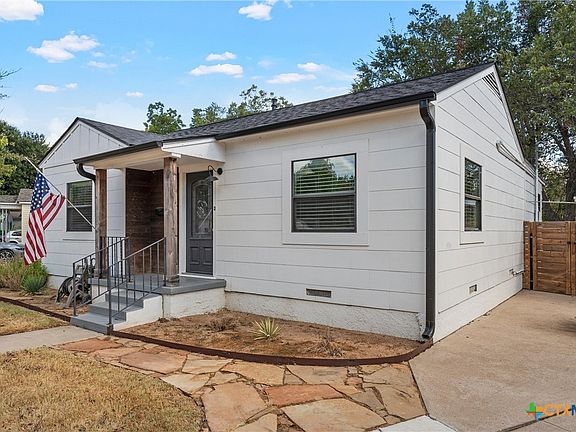 2nd image of 913 Alamo Ct