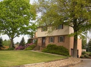 131 Red Maple Ln, Glenshaw, PA 15116