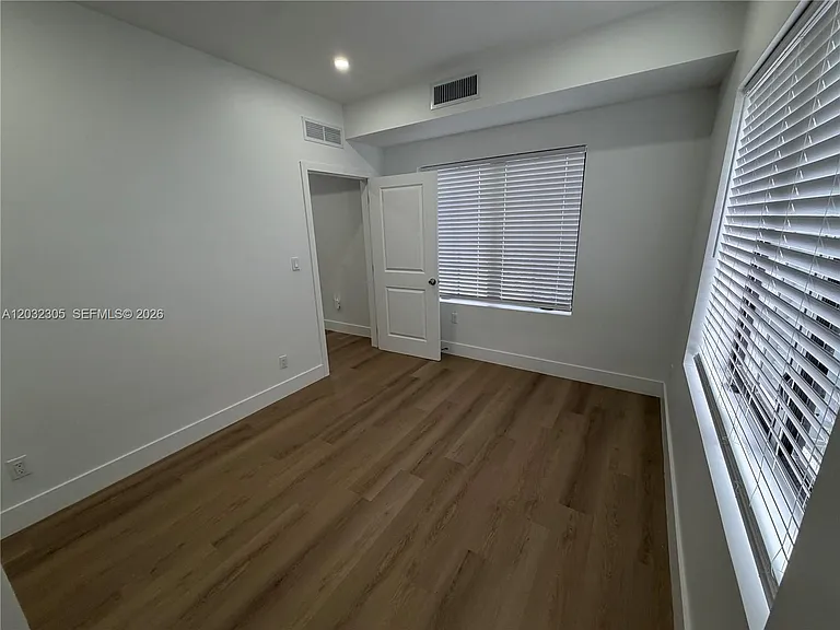 1619 Jefferson Ave #102 — Photo 7