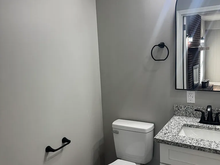 209 Brook St — Photo 17