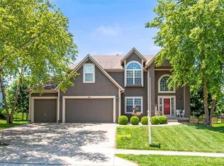 600 SW Gentry Ln, Lees Summit, MO 64081