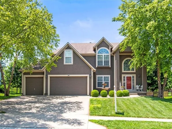 600 SW Gentry Ln, Lees Summit, MO 64081