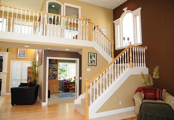 Main Level Den & Stairs