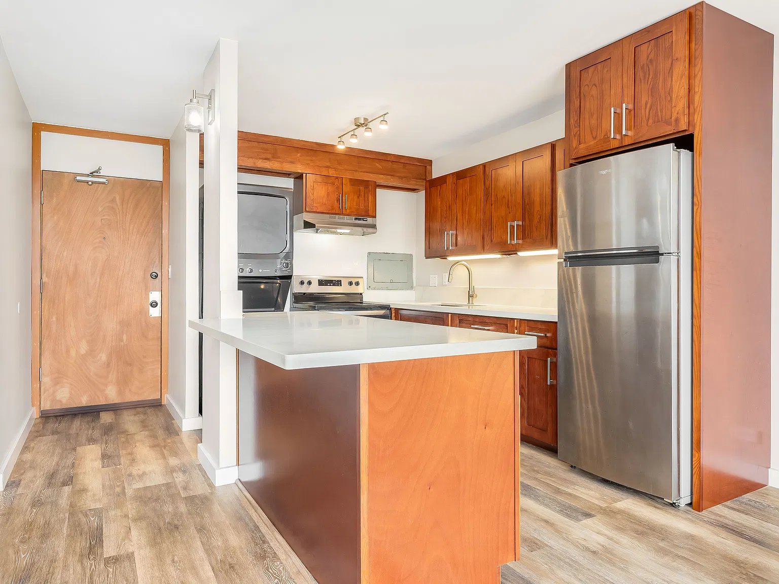 1 bed, 687 sqft, $2,250 — Photo 1