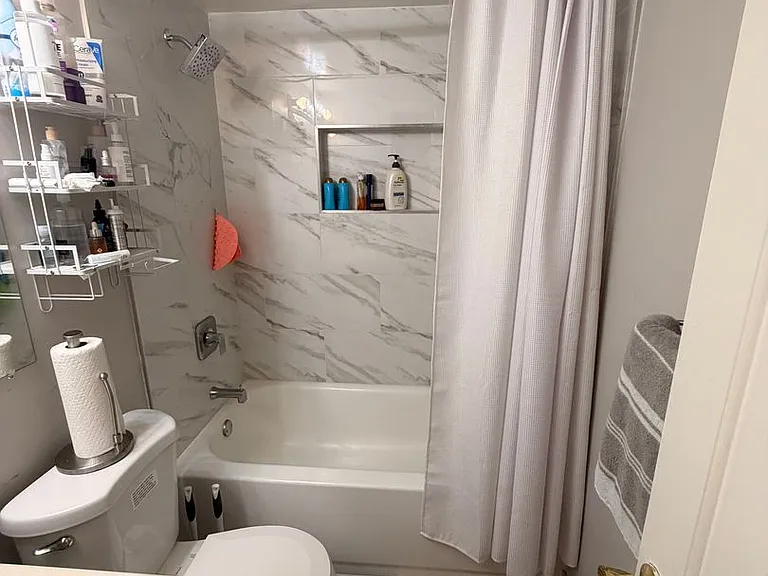 1364 Kenyon St NW — Photo 21