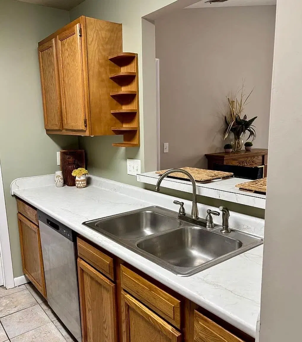 2 bed, $1,600 — Photo 2