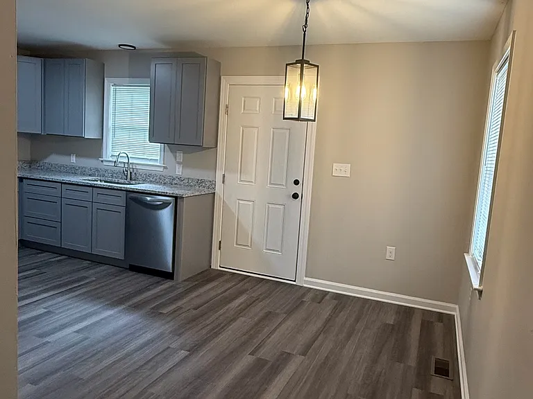912 Lisk St — Photo 4