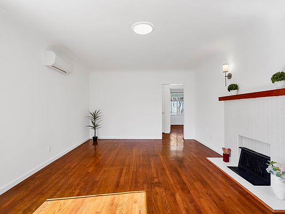Living room looking towards bedrooms