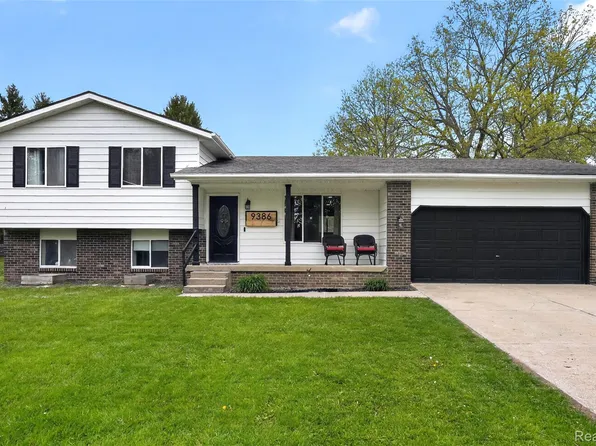 9386 Woodside Trl, Swartz Creek, MI 48473