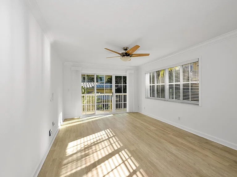 1515 E Broward Blvd #227 — Photo 28