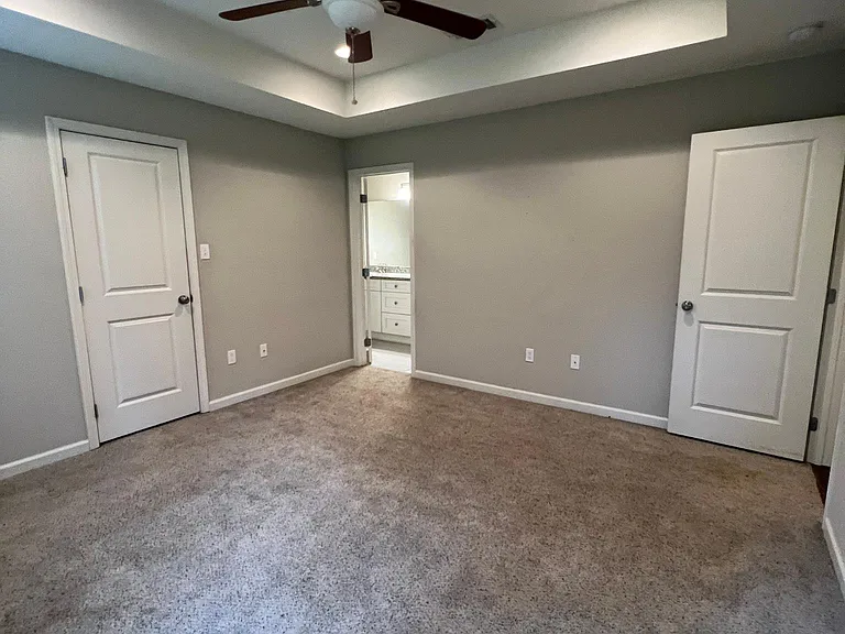 13712 Fox Hill Dr — Photo 40