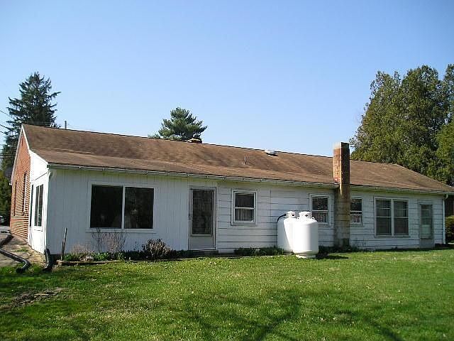 2nd image of 300 Hogestown Rd