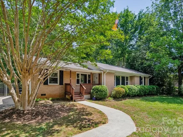 107 Fox Run Dr, Fort Mill, SC 29715