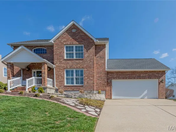 209 Hickory Dr, Bethalto, IL 62010