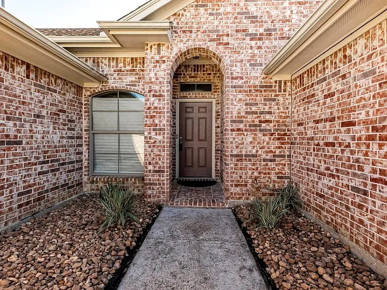 434 Harbor Oaks Dr — Photo 2