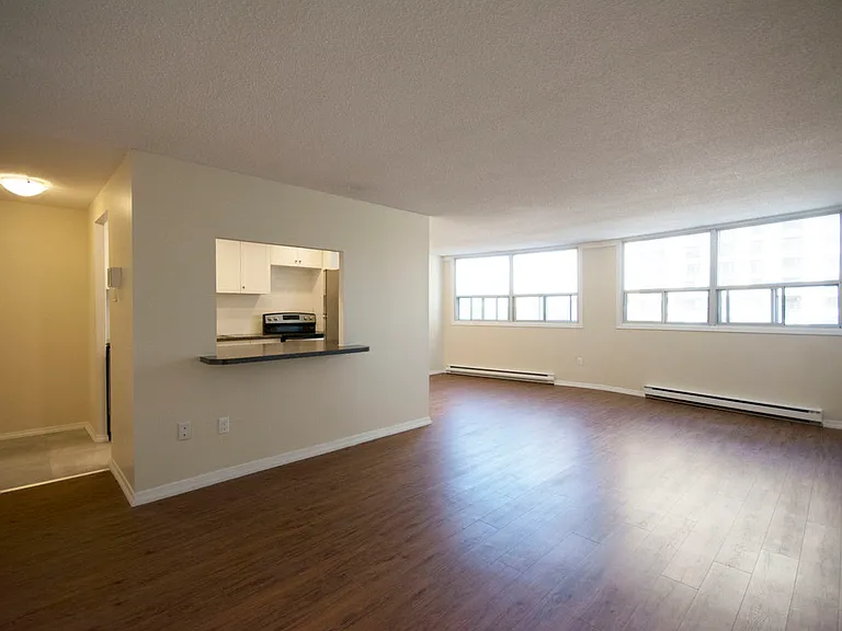 285 Loretta Ave S — Photo 7