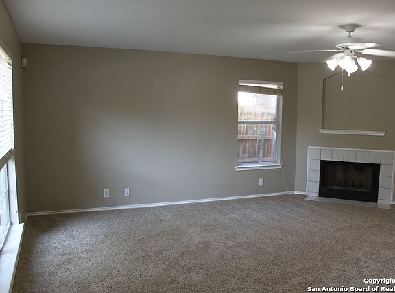 3rd image of 3556 Peachtree Ln