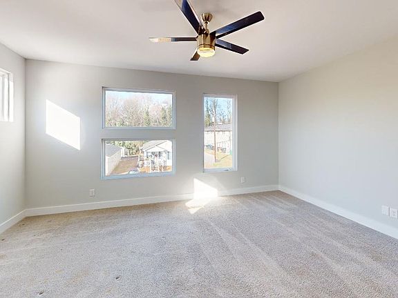 5th image of 423 Coxe Ave