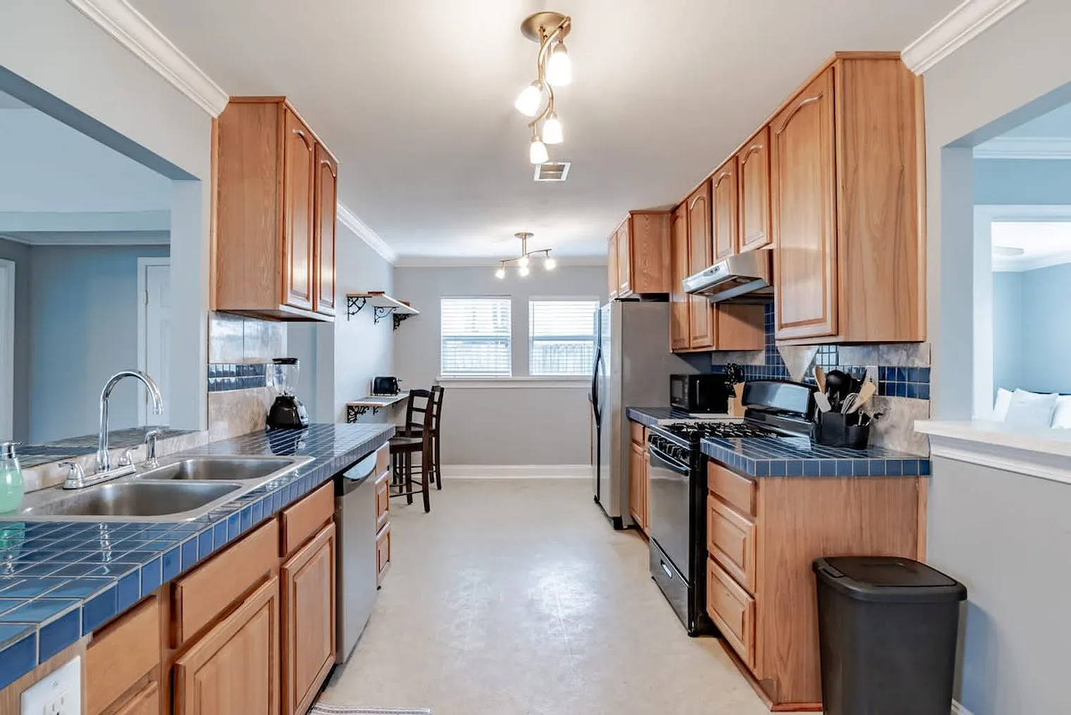 4 bed, 2.0 bath, 1851 sqft, $3,243 — Photo 2