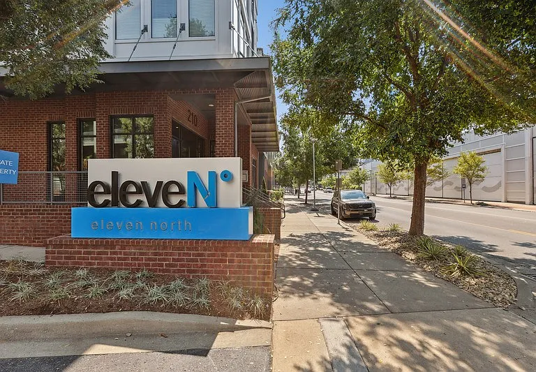 Eleven North — Photo 33