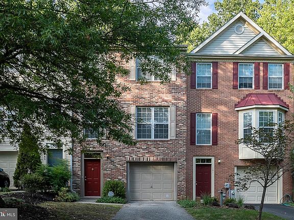 2nd image of 102 Quiet Waters Pl