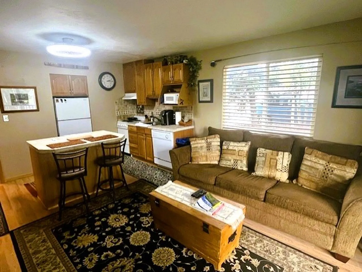 Winter Seasonal Rental- Summit Yacht Club 07 — Photo 4