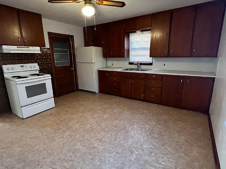 1822 E Owen K Garriott Rd — Photo 6