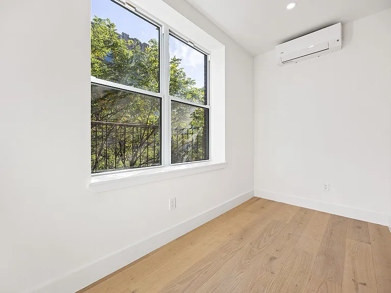 34-06 44th St #3R — Photo 6