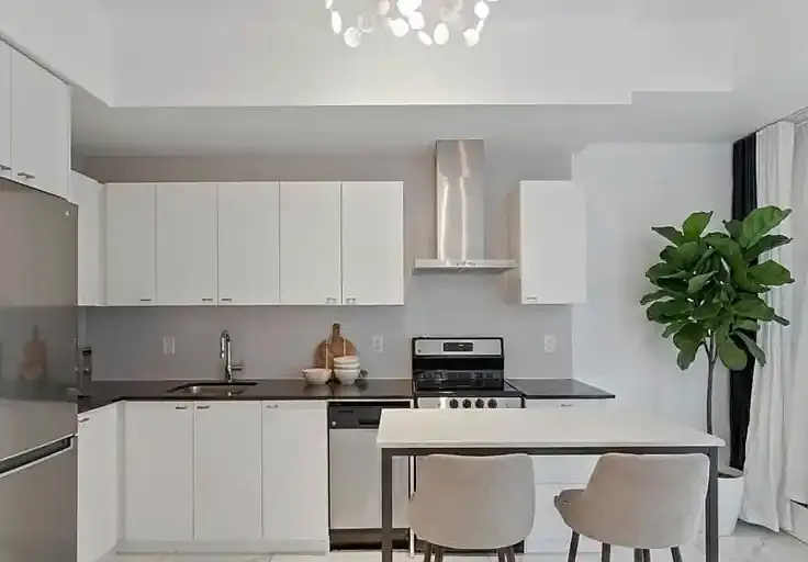 51 E Liberty St #517 — Photo 1