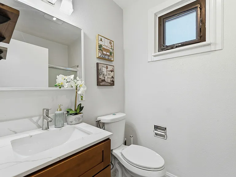 894 Orkney Ave — Photo 29