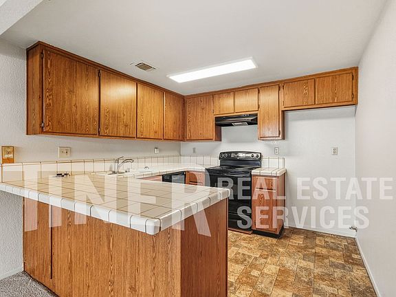 3rd image of 5050 Connecticut Dr