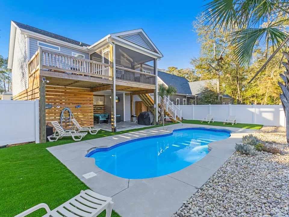 102 NW 30th St