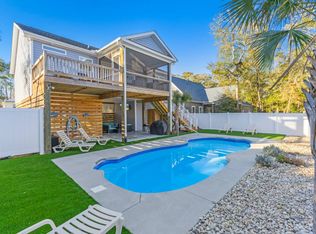 102 NW 30th St, Oak Island, NC 28465