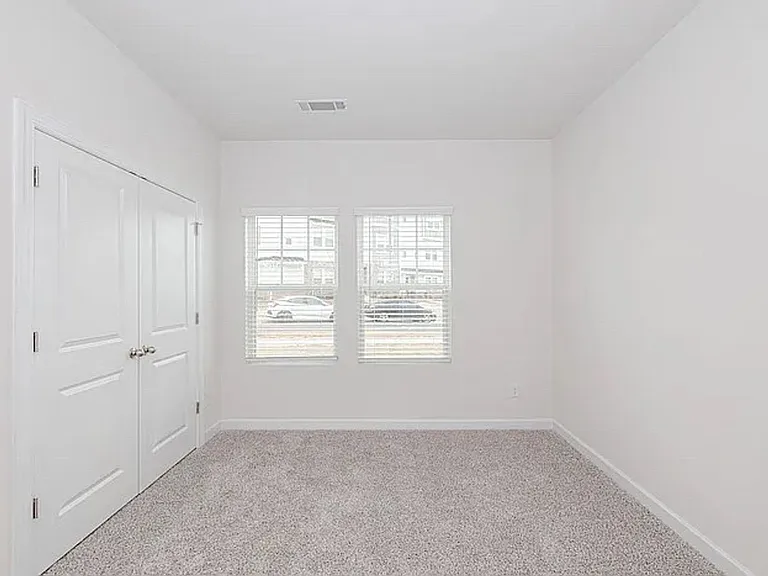 4415 Millennium Ave — Photo 33