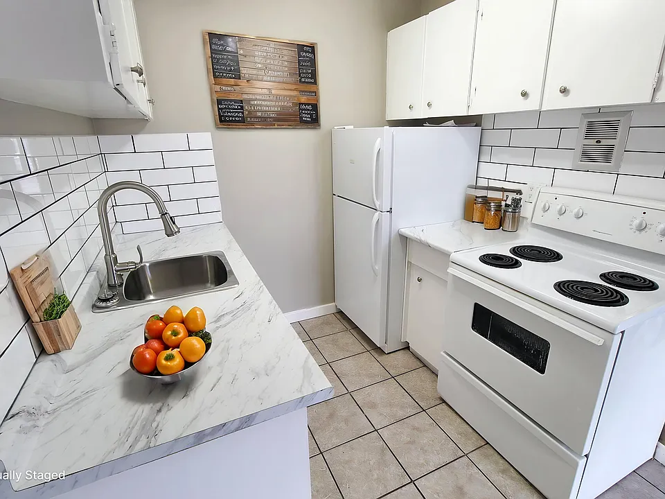 10711 103rd St NW