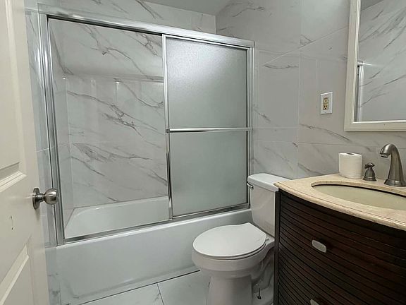 4th image of 2303 Millers Ln