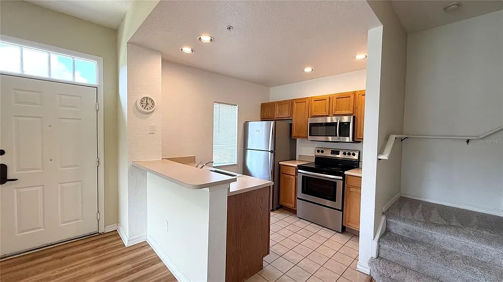 4 bed, 3.0 bath, 1470 sqft, $1,900 — Photo 3