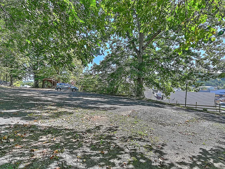 109 Beechnut St #7 — Photo 41