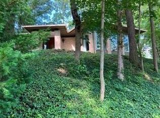 701 E Schantz Ave, Oakwood, OH 45419