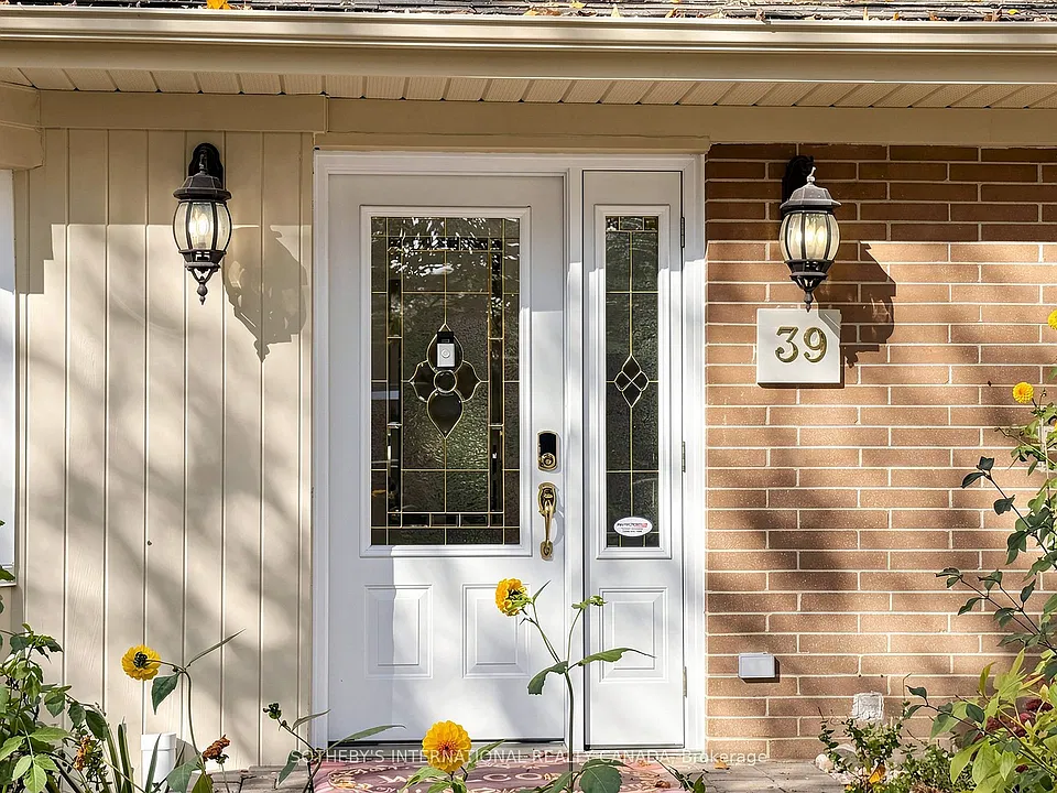 39 Sagebrush Ln