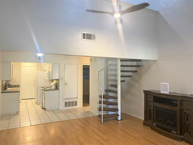 223 Hood St — Photo 23