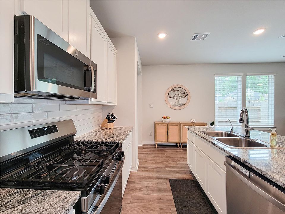 1st image of 2818 Bluebonnet Ridge Dr