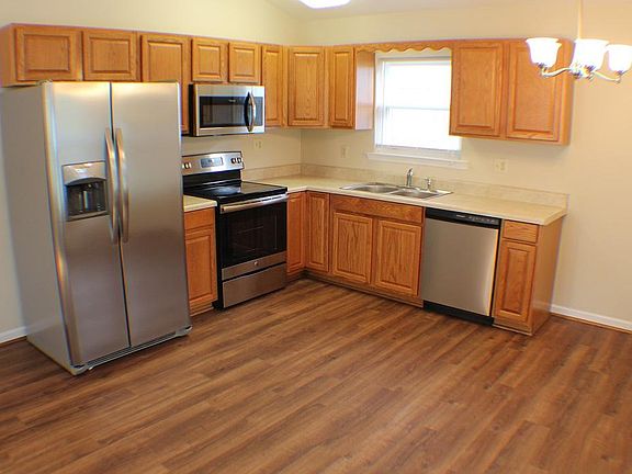 3rd image of 712 Elm Ave SE