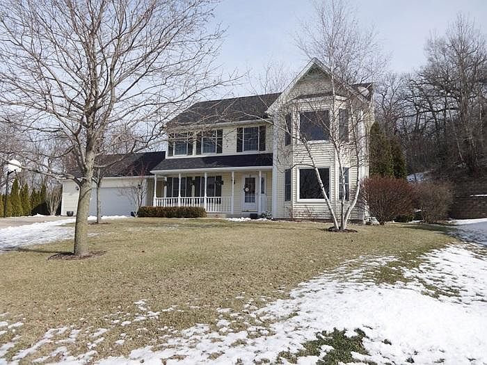 1st image of 536 Fox River Hills Dr