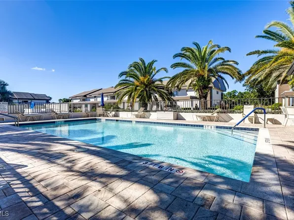 5710 Trailwinds Dr APT 525, Fort Myers, FL 33907