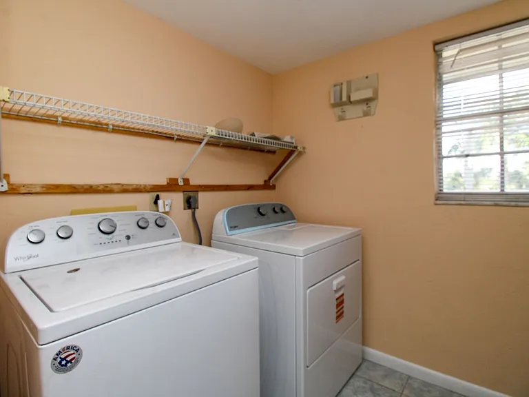 4300 Gulfstream Dr #2D — Photo 4