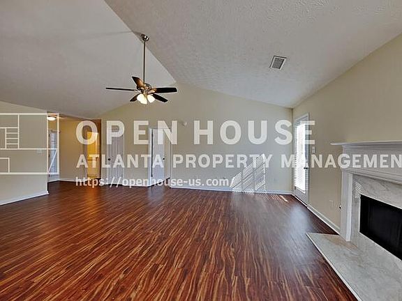 3rd image of 208 Shenandoah Ct