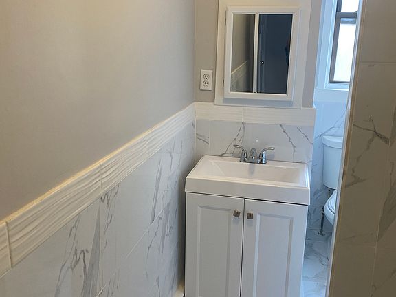 2nd image of 21501 Jamaica Ave Unit 1